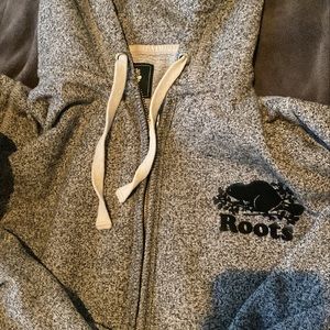 SELLING MENS ROOTS SWEATER SIZE XS